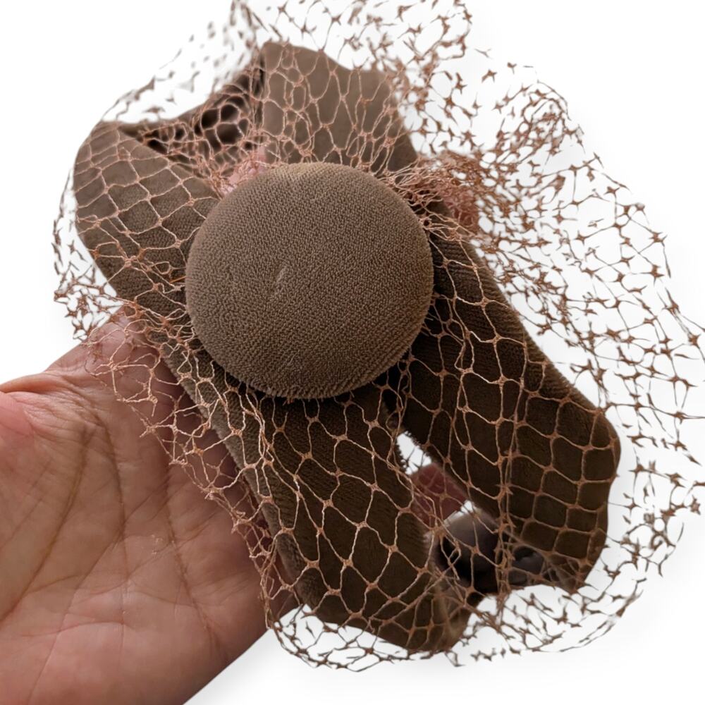 Elegant Vintage Brown Velvet Fascinator with Birdcage Lace Button Detail - Picture 1 of 7